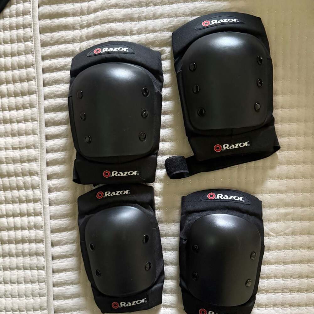 Razor Protective Knee and Elbow Pad Set L